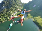 9you娱乐-红牛车队轻取阿斯顿马丁，皮亚斯特里惊艳四座，新生代崛起与旧秩序的碰撞