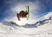 九游体育平台-羽坛震撼夜，马来西亚队碾压印尼队，石宇奇惊艳四座技惊四座