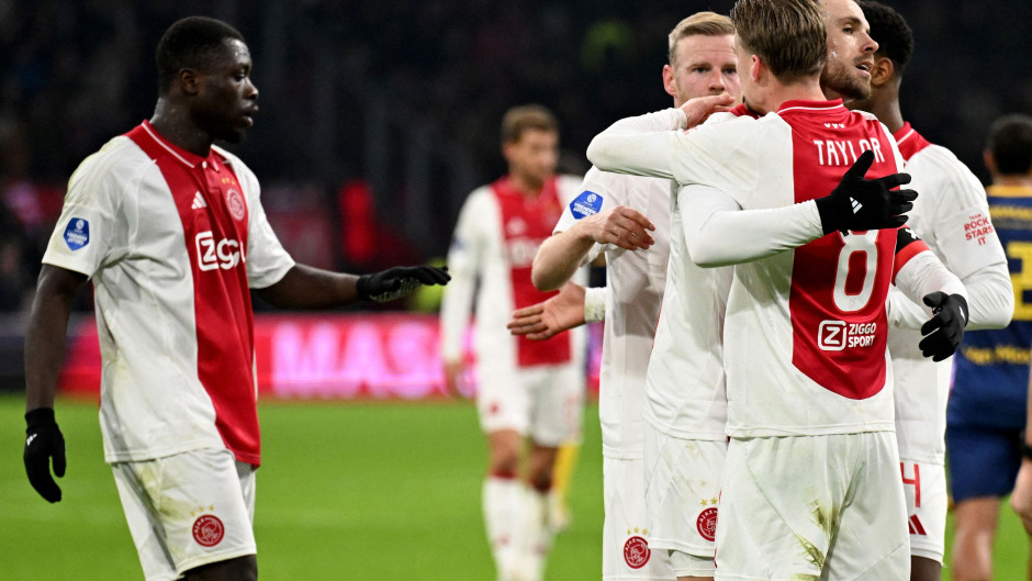 阿贾克斯豪取连胜,强势晋级 阿贾克斯豪取连胜,强势晋级