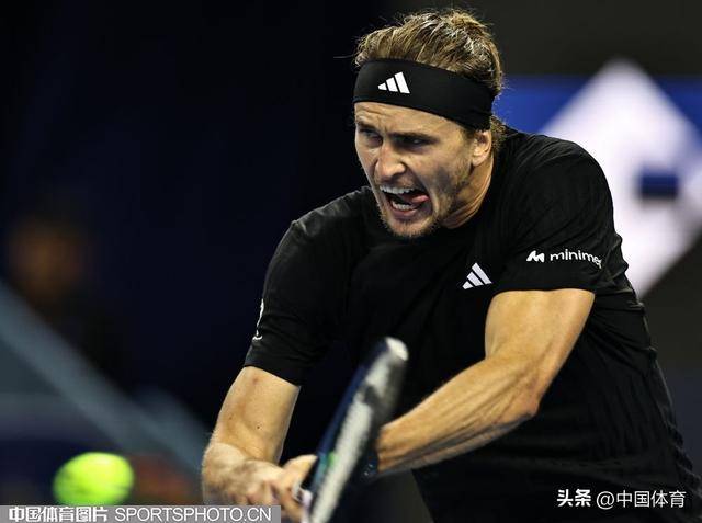 关于世界网球队鏖战德国网球队,兹维列夫制霸全场的信息 关于世界网球队鏖战德国网球队,兹维列夫制霸全场的信息