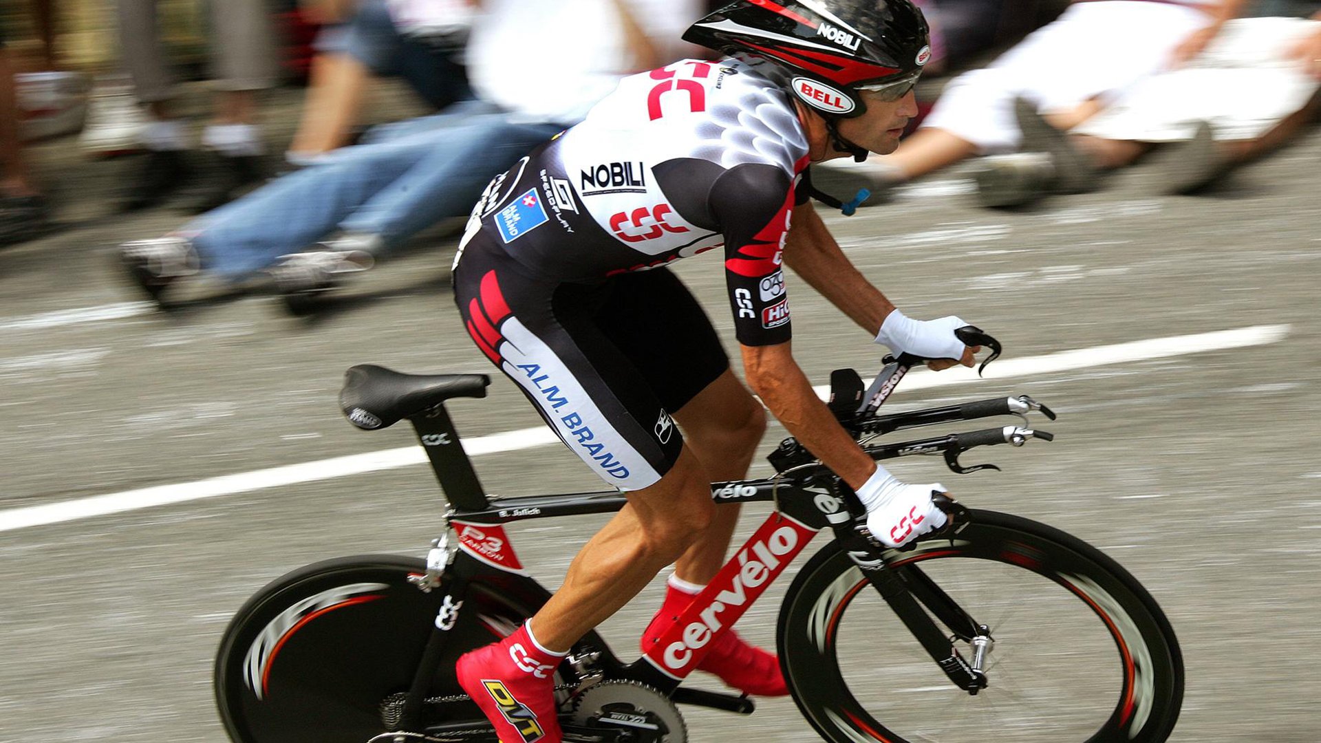 波兰爆冷塞维利亚,劳塔罗关键战不手软—蓝黑利剑如何刺穿欧战之夜