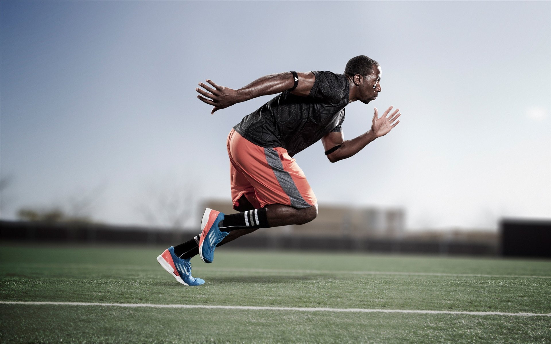 莱万扛起全队，莱比锡红牛绝杀希腊的战术革命与意志胜利